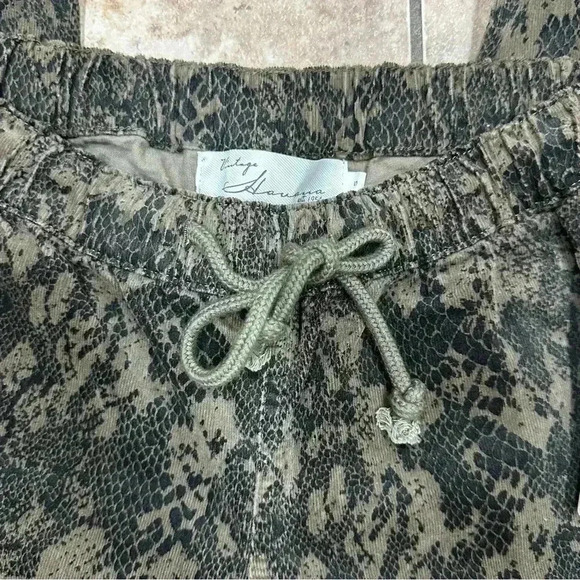NWT Women’s Vintage Havana Snake Skin Print Joggers Drawstring Brown Pants Small - Picture 7 of 16